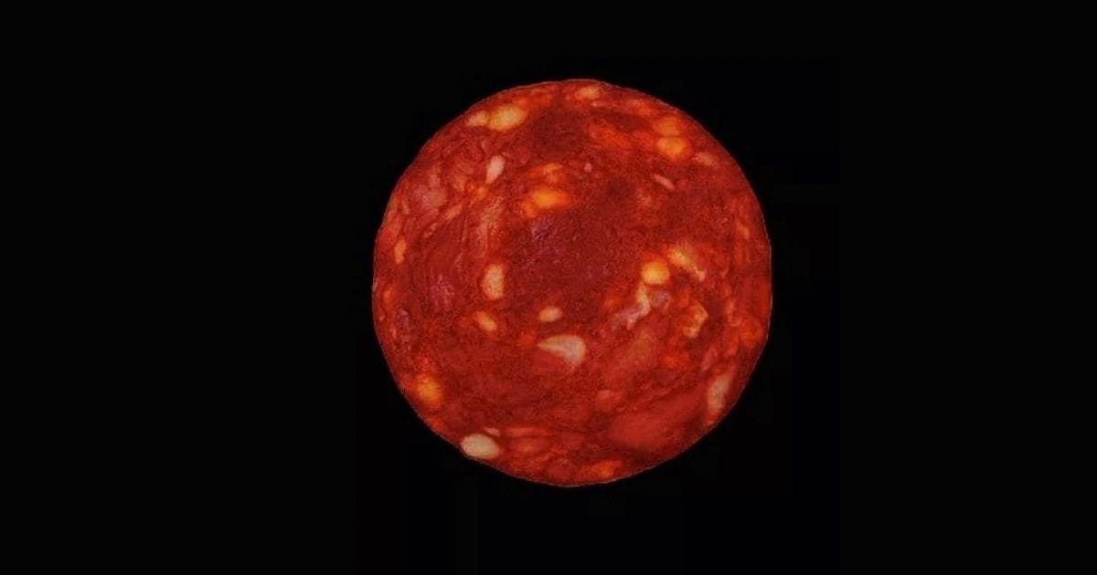 Físico se disculpa tras hacer pasar chorizo por foto de estrella